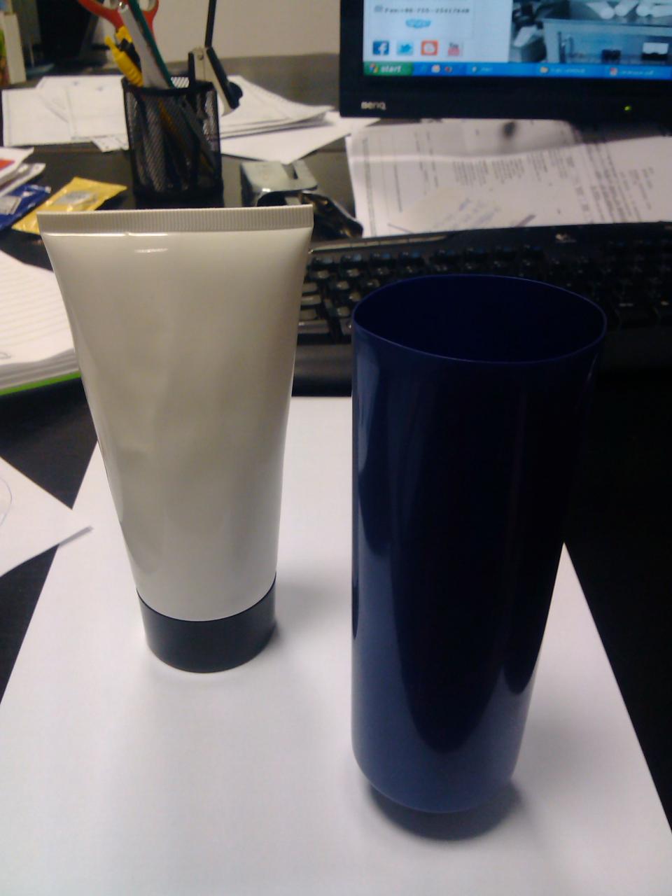 ultrasonic tubes sealing machine samples for tubes Marina Dimitrov ultrazvukový stroj na utesňovanie rúrok.jpg