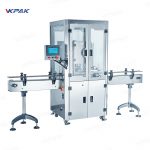 Automatický stroj na utesňovanie etikiet na kovové plechovky