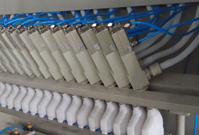 prispôsobené plniace trysky.jpg