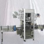 Automatický stroj na označovanie uzáverov fliaš teplom zmršťovacích rukávov