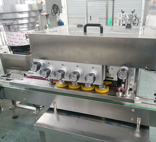 plniace uzatváracie stroje (4).jpg