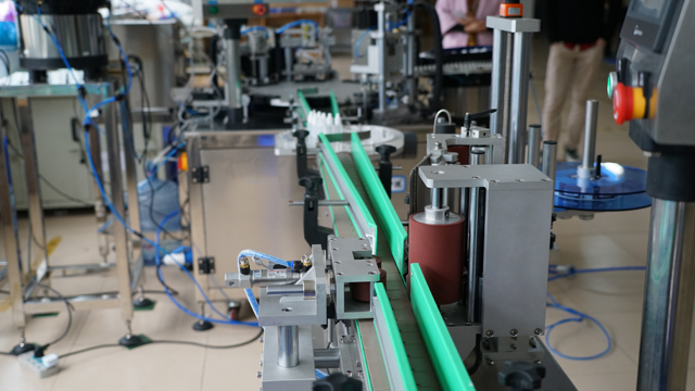 plniaci uzáver labeling.jpg