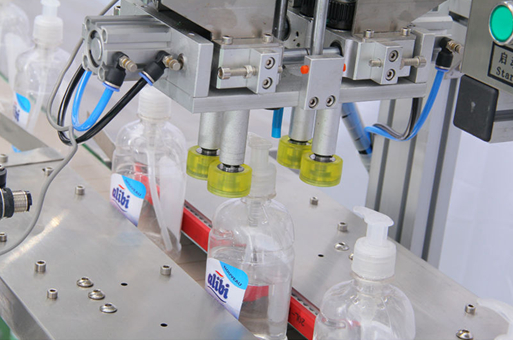 screw capping machine vybavenie skrutkovača.jpg