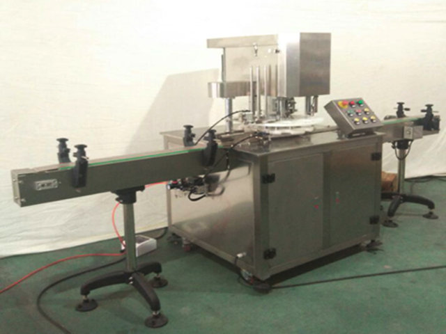 pečatidlo na konzervy.jpg