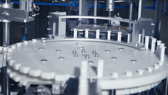 plniaci uzáver injekčnej striekačky.jpg