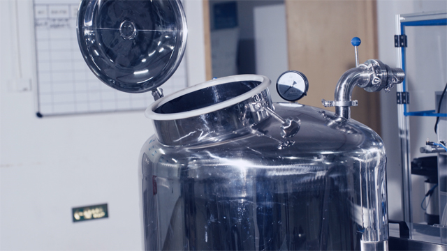 zásobná nádrž nerez na gel.jpg