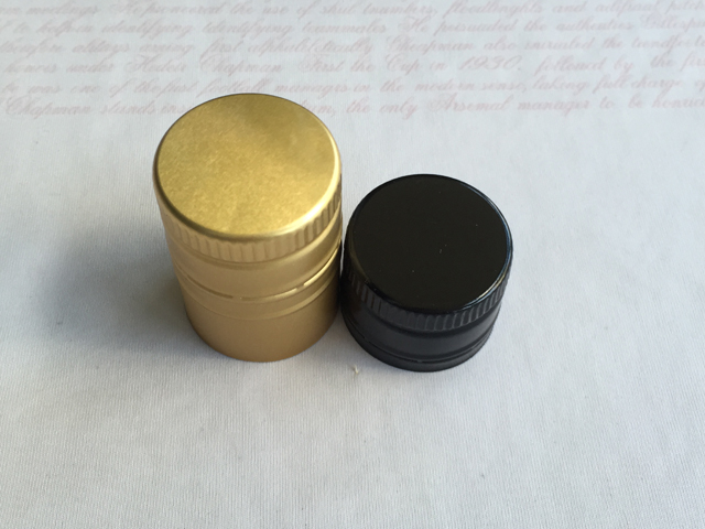 screw caps kovové čiapky.jpg