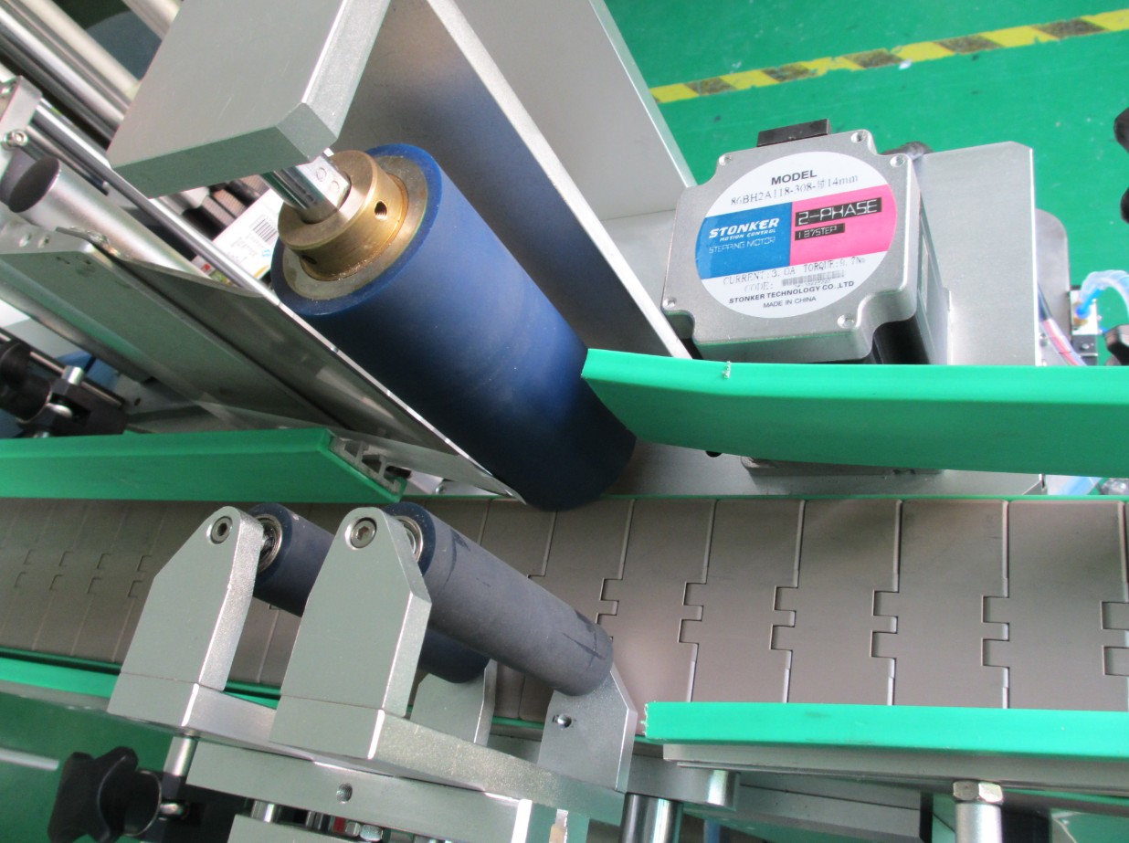 PLC controlling system bottle labeling machine OZNAČOVACIE ZARIADENIE FĽAŠI PLC2.jpg