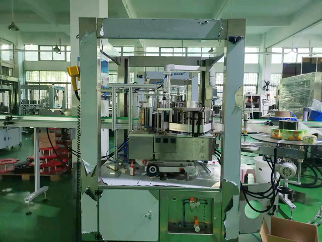 tavné etikety machine.jpg