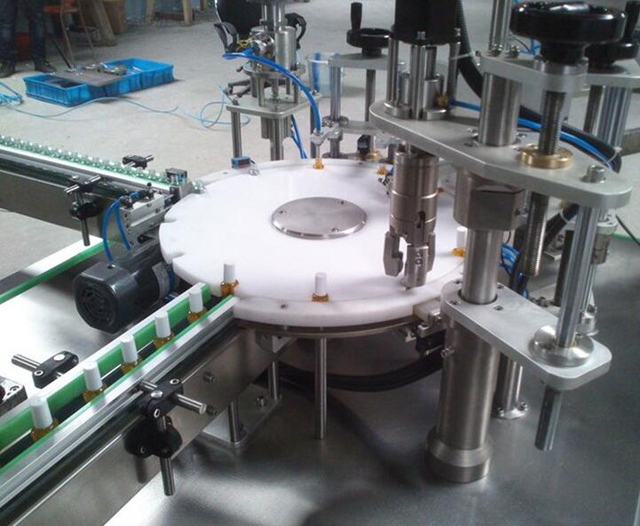 uzáver plniacej trysky.jpg