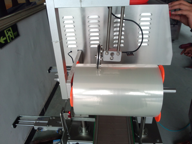 film ready on the roller for jars sealing film na tesnenie.jpg