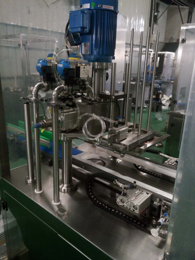 Blízky záber pre vákuum seamer.jpg