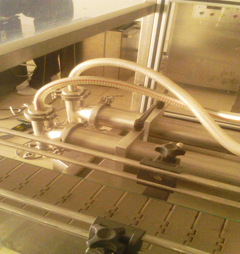 plniaci stroj dvojité hlavy vybavené automat.jpg