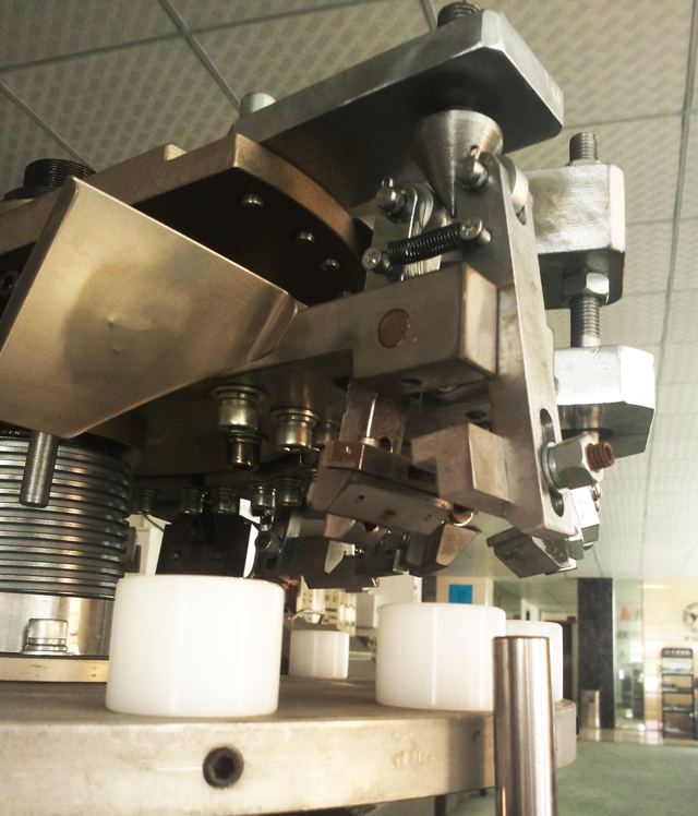 sealer part for metal hose tesniaca výplň do kovových rúrok.jpg