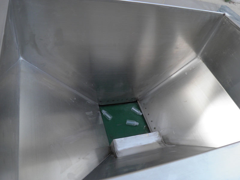 E liquid unscrambler for filling capping line fľaša unscrambler pre E liquid.jpg