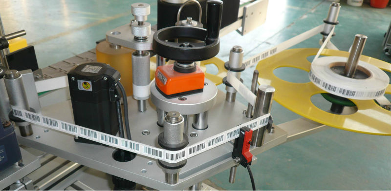 hore dole obojstranný stroj na samolepiace štítky