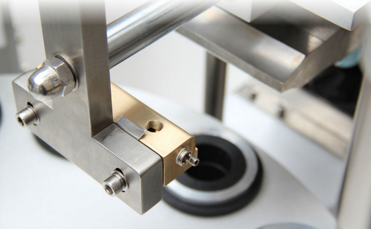 tesniaca lišta na kódovanie dátumu.jpg