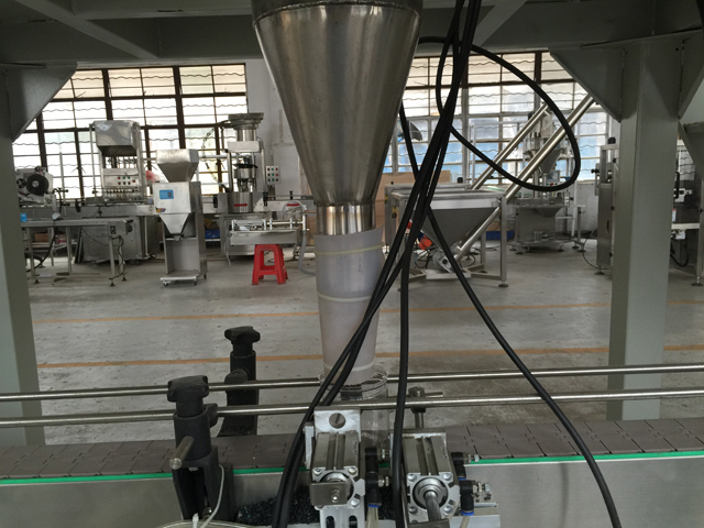 plniace trysky na granule filler.jpg