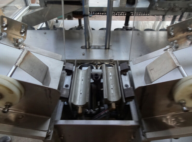 žľab pre držiaky rúrok.jpg