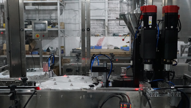 uzatvárací strojček.JPG