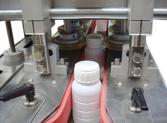 zariadenie na uzatváranie skrutky.jpg