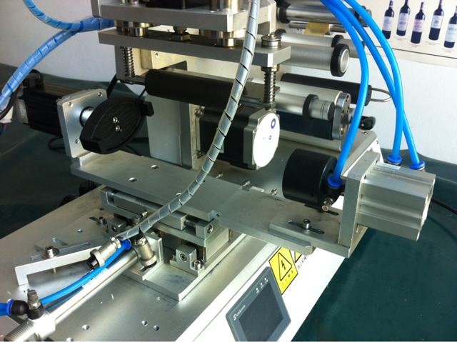 etiketovacie stroje etiketovacia hlava .jpg