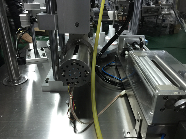 ultrazvuková tesniaca náplň do tuby pasta.jpg