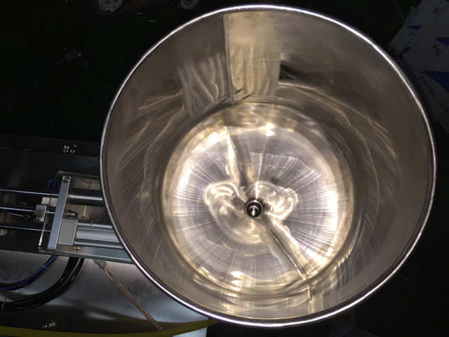 plniaca násypka pre ultrazvukový tmel filler.jpg