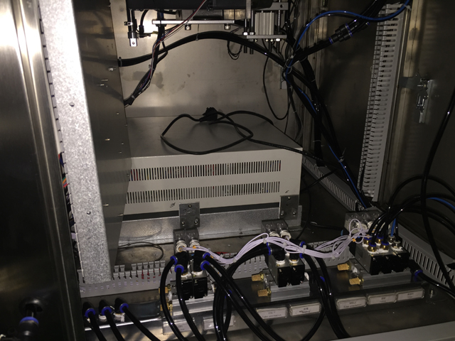 elektrické boxy na plnenie trubíc uzatváracieho zariadenia.jpg