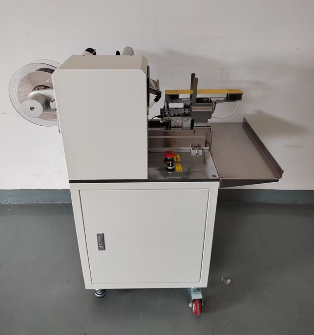 Označovač balenia krmiva pre psov (5).jpg