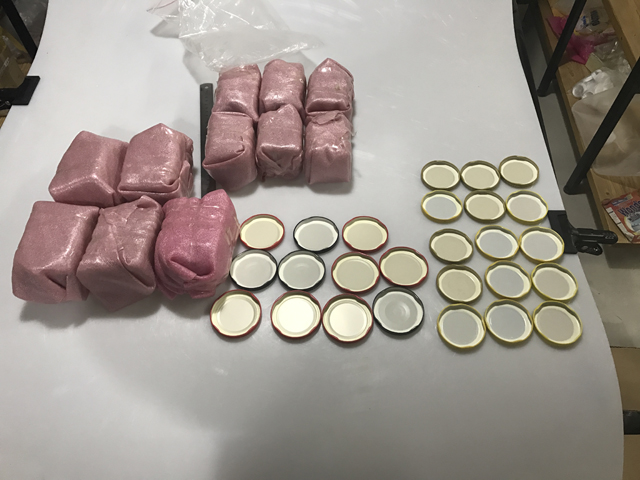 uzávery a fľaše poháre na vákuové uzatváranie.jpg