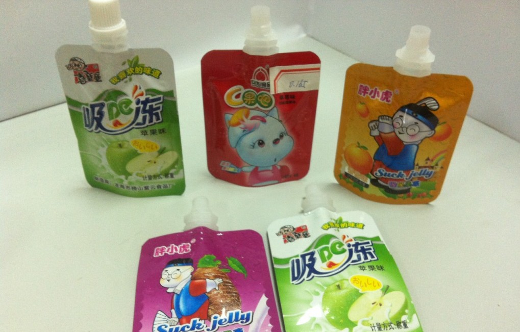 stand up bags for filling jednohlavé výtokové vrecká plnené násypkou .jpg