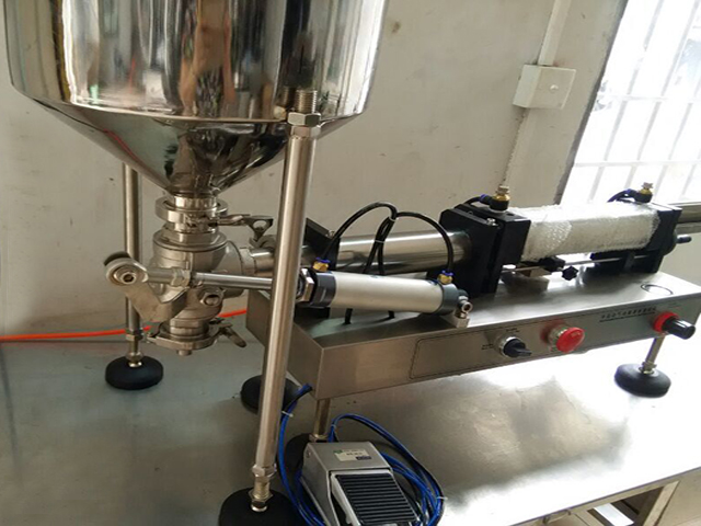 ilustrácia plniaceho stroja.jpg