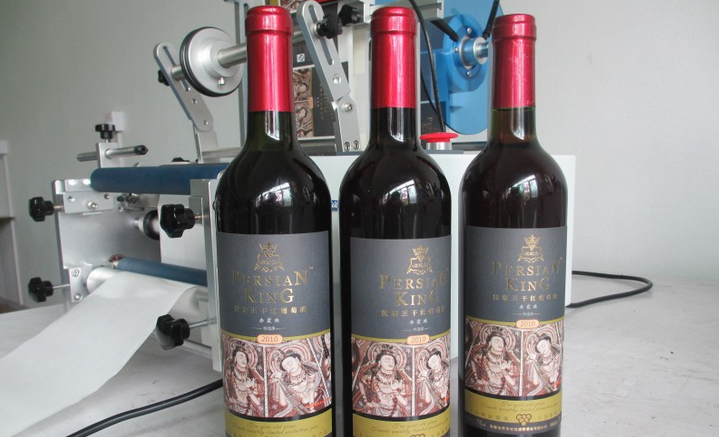 semi automatic labeling machine etiketovacie zariadenie.jpg