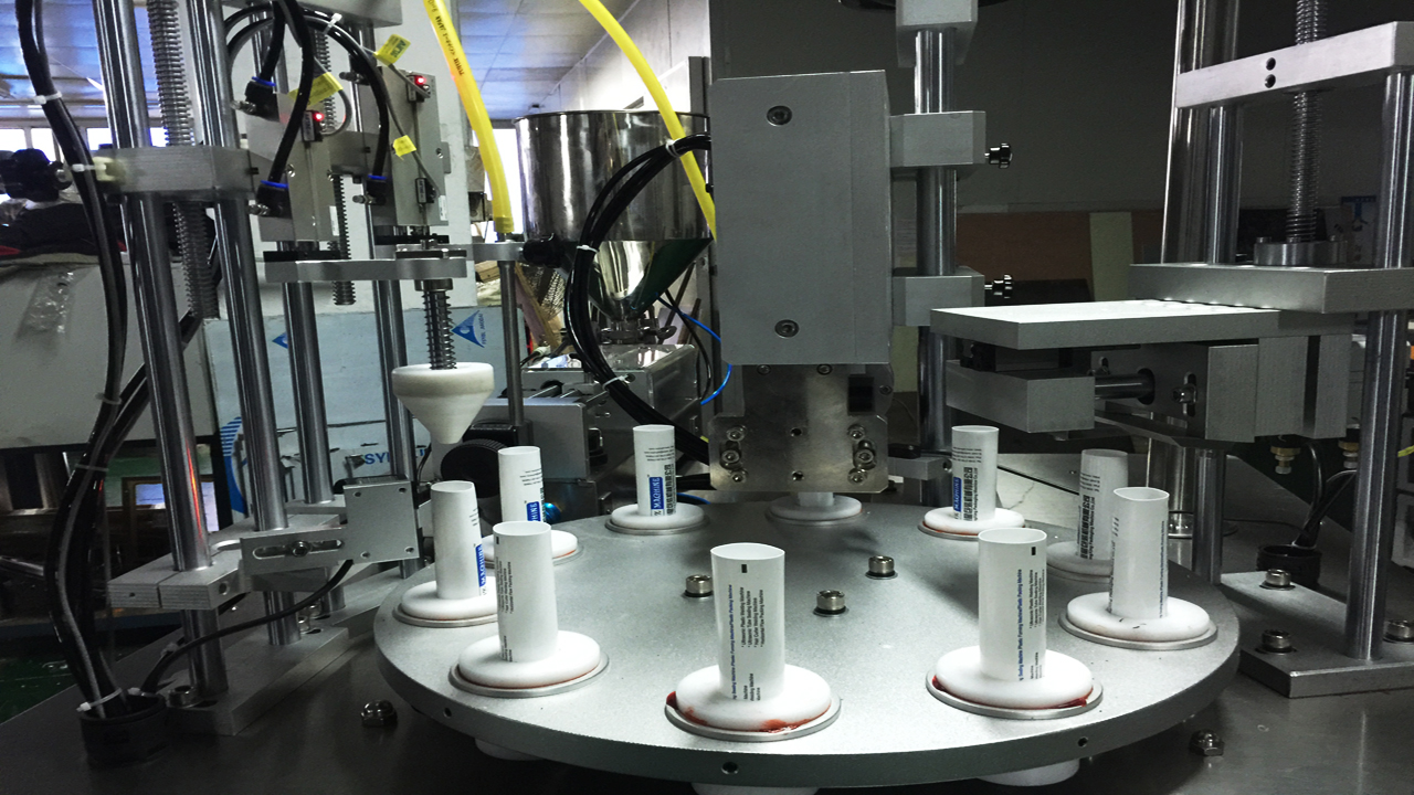 rotary filling sealing machine rotačná náplň ultrazvukové tesnenie trubíc.jpg