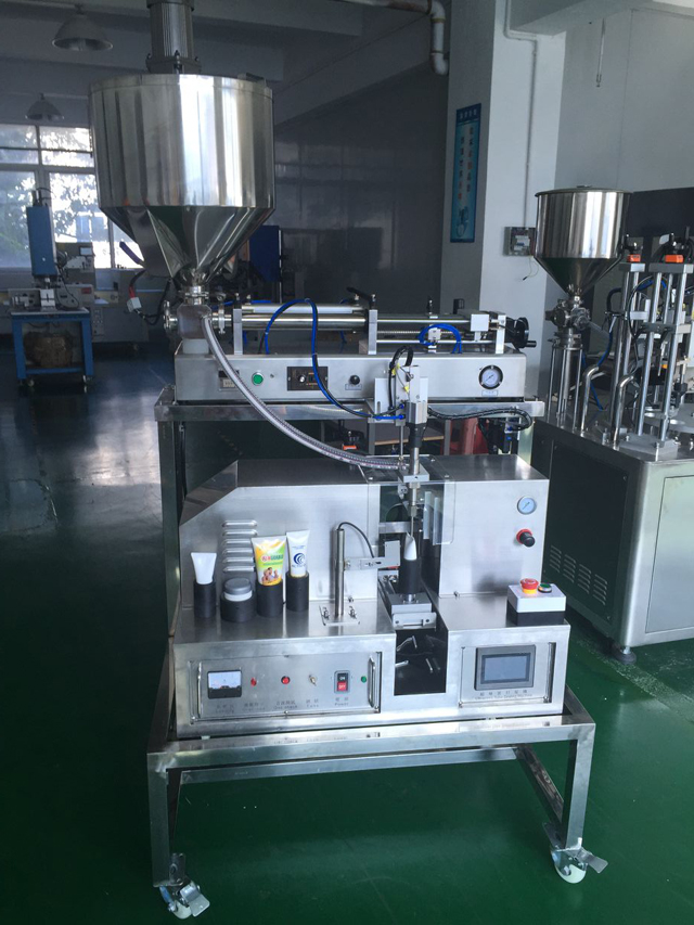 plniace zariadenie na tesnenie rúr (1).jpg