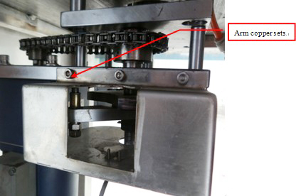 arm copper from capping screw capper equipment medené sady ramien od capping machine.jpg