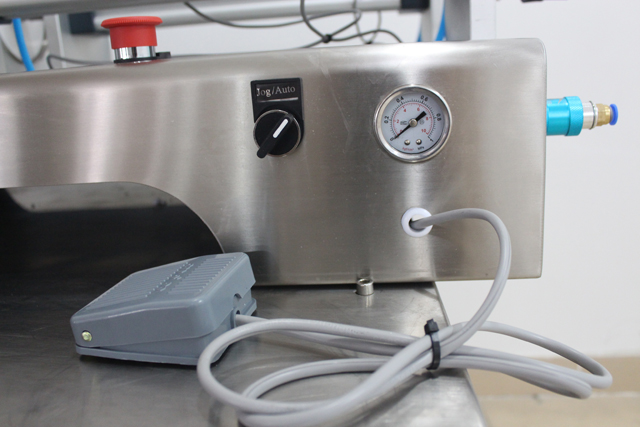 pneumatický piestový diel pre plniaci stroj.jpg